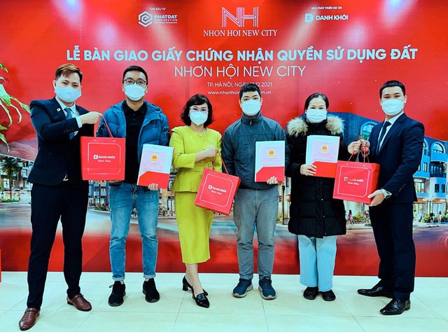 Nhà đầu tư đổ về Quy Nhơn săn đất nền ven biển - Ảnh 2. Nhà đầu tư đổ về Quy Nhơn săn đất nền ven biển - Ảnh 2.