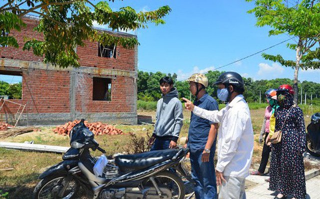 Đã có khá nhiều NĐT "tay ngang" kiếm tiền tỉ trong cơn sốt đất tại Thanh Hóa hồi đầu năm 2021. Ảnh: Minh hoạ